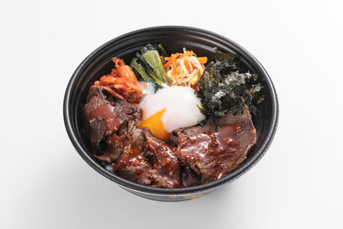 矢野監督のこだわり肉盛りビビンバ丼（甲子園球場提供）