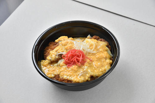 原口のロース・ヒレミックスかつ丼（甲子園球場提供）