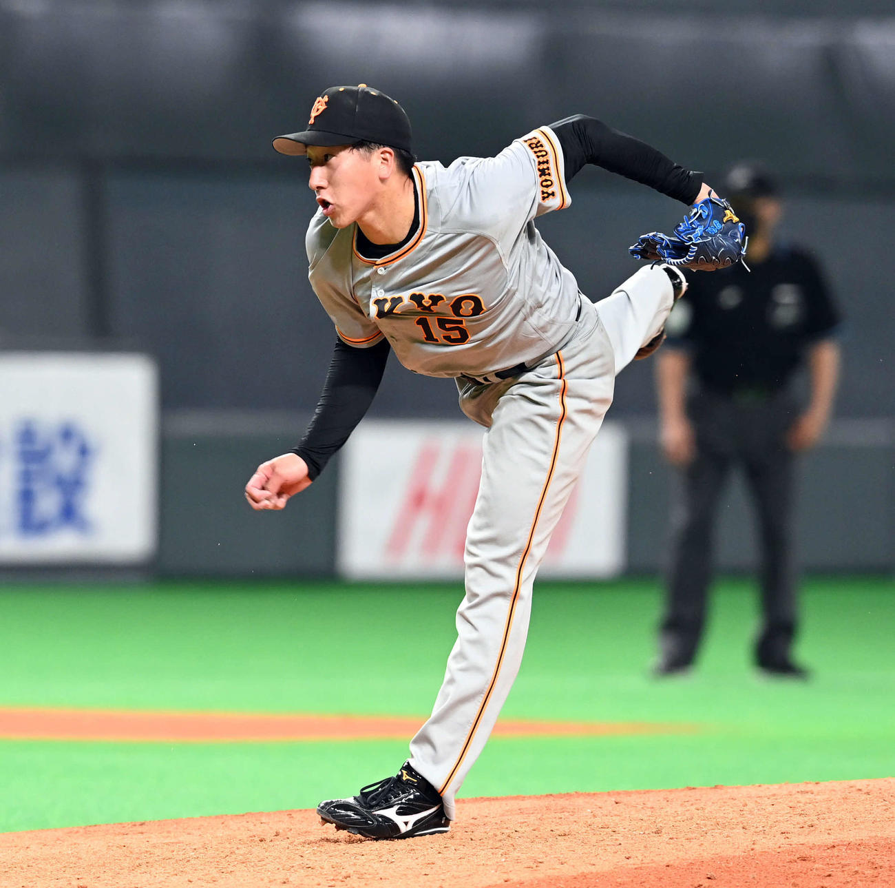 オープン戦で登板する巨人大勢（22年3月6日撮影）