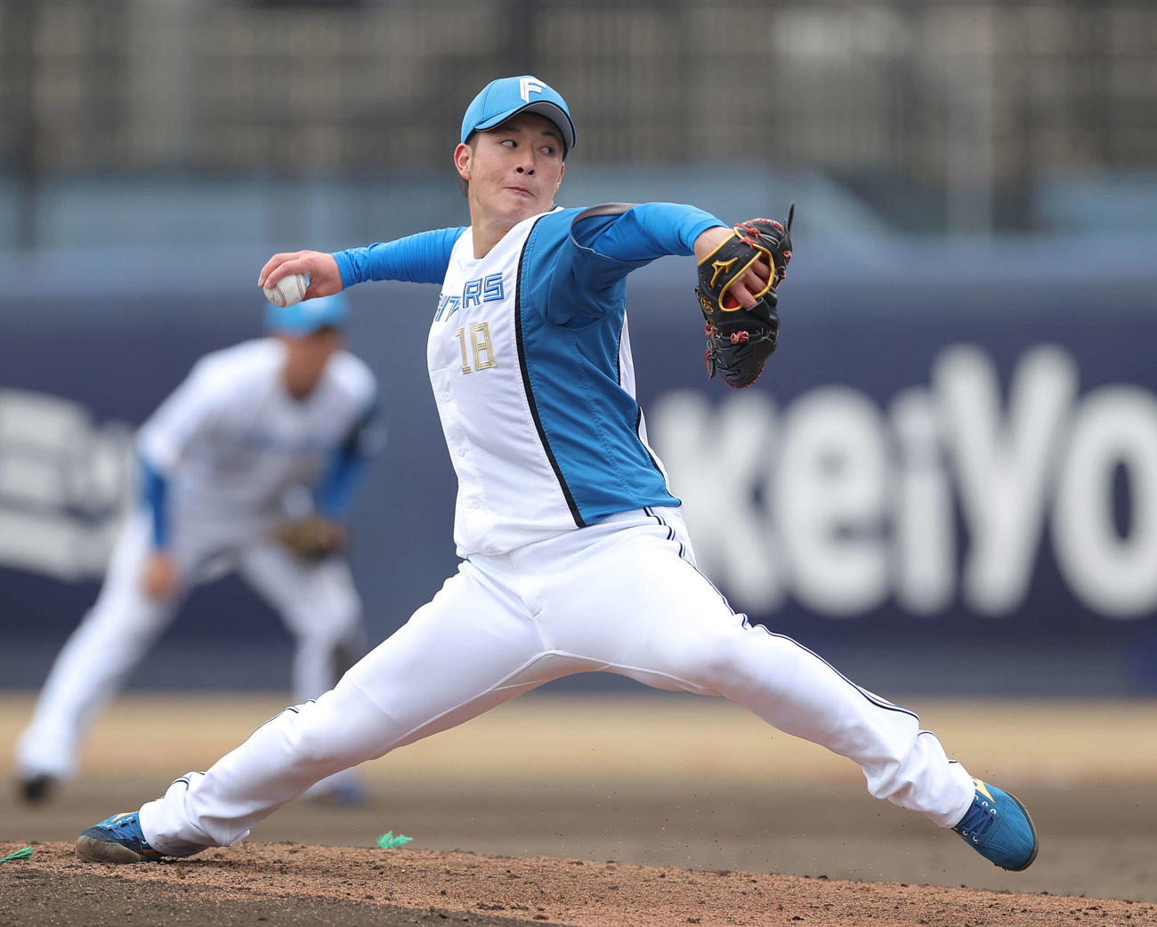 日本ハム対ロッテ　6回表に日本ハム2番手で登板した吉田（撮影・河野匠）