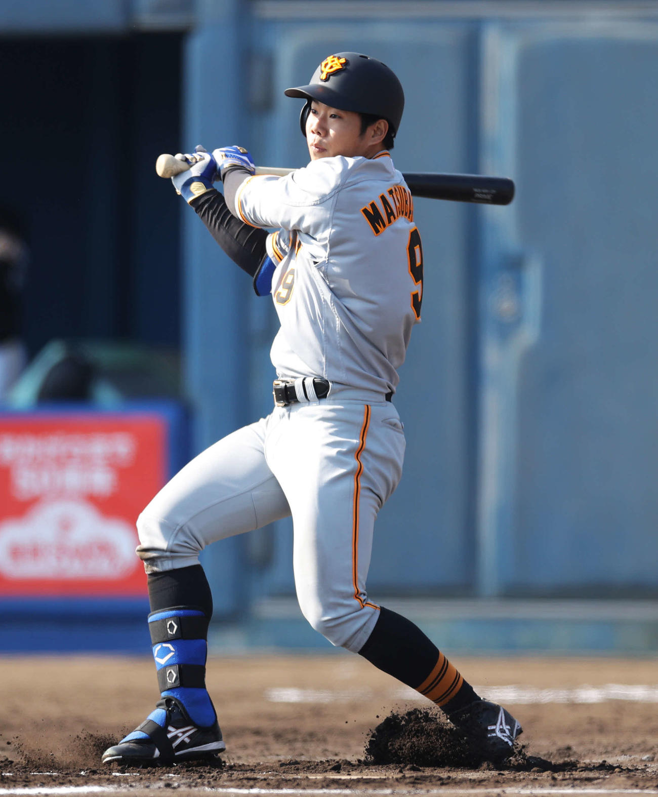 ソフトバンク対巨人　6回表巨人2死一、三塁、左前適時打を放つ松原（撮影・河田真司）