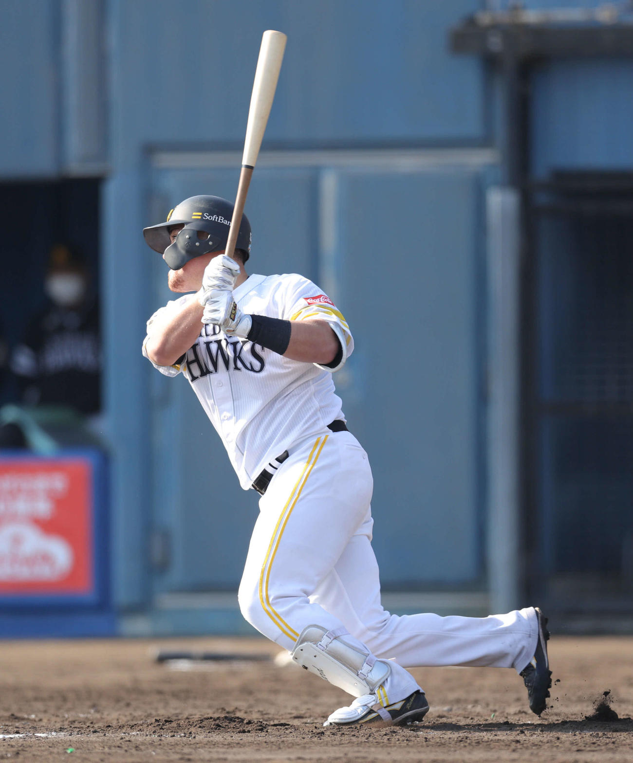 ソフトバンク対巨人　7回裏ソフトバンク1死、右翼線に二塁打を放つリチャード（撮影・河田真司）