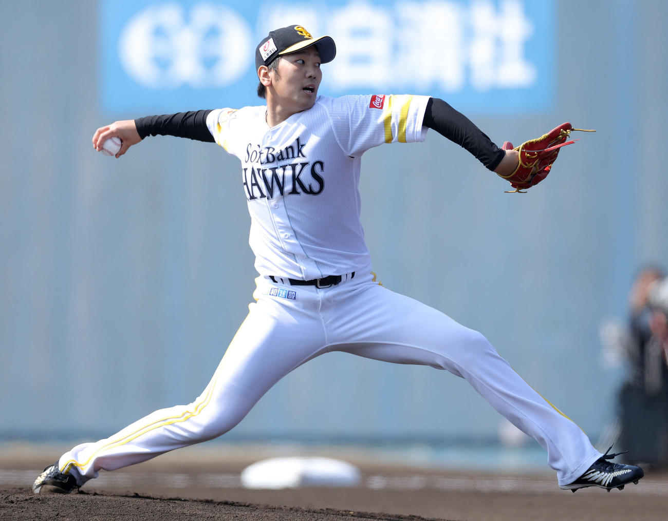 ソフトバンク対巨人　ソフトバンク先発の石川（撮影・河田真司）