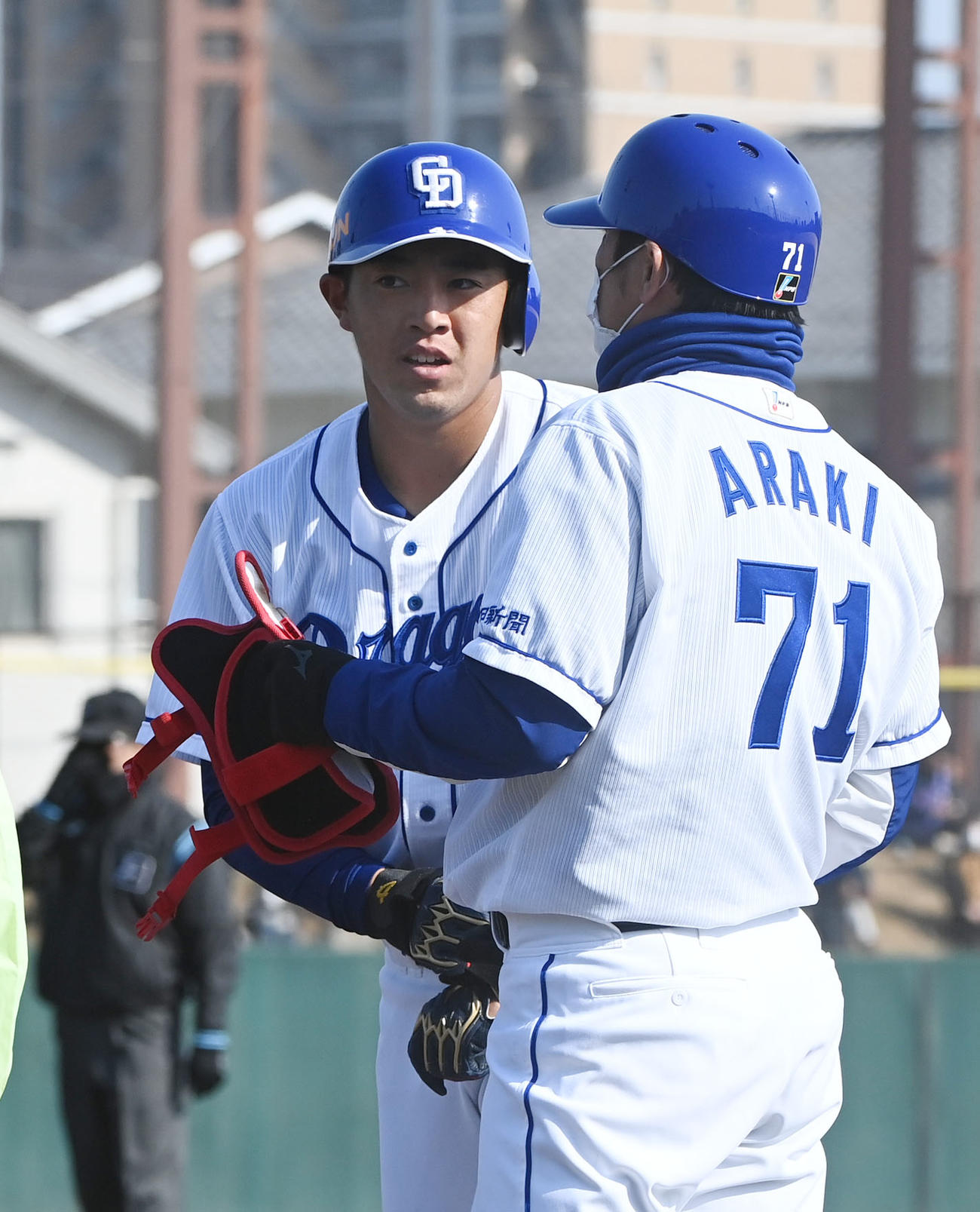 オープン戦中日対オリックス　6回裏中日2死、左前安打を放った鵜飼（撮影・森本幸一）