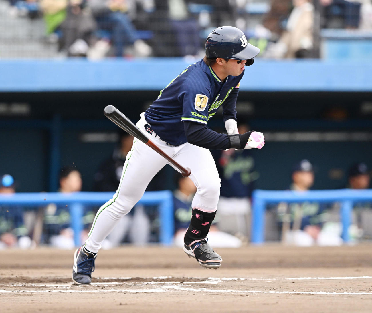 楽天対ヤクルト　7回表ヤクルト無死、浜田は二塁打を放つ（撮影・滝沢徹郎）