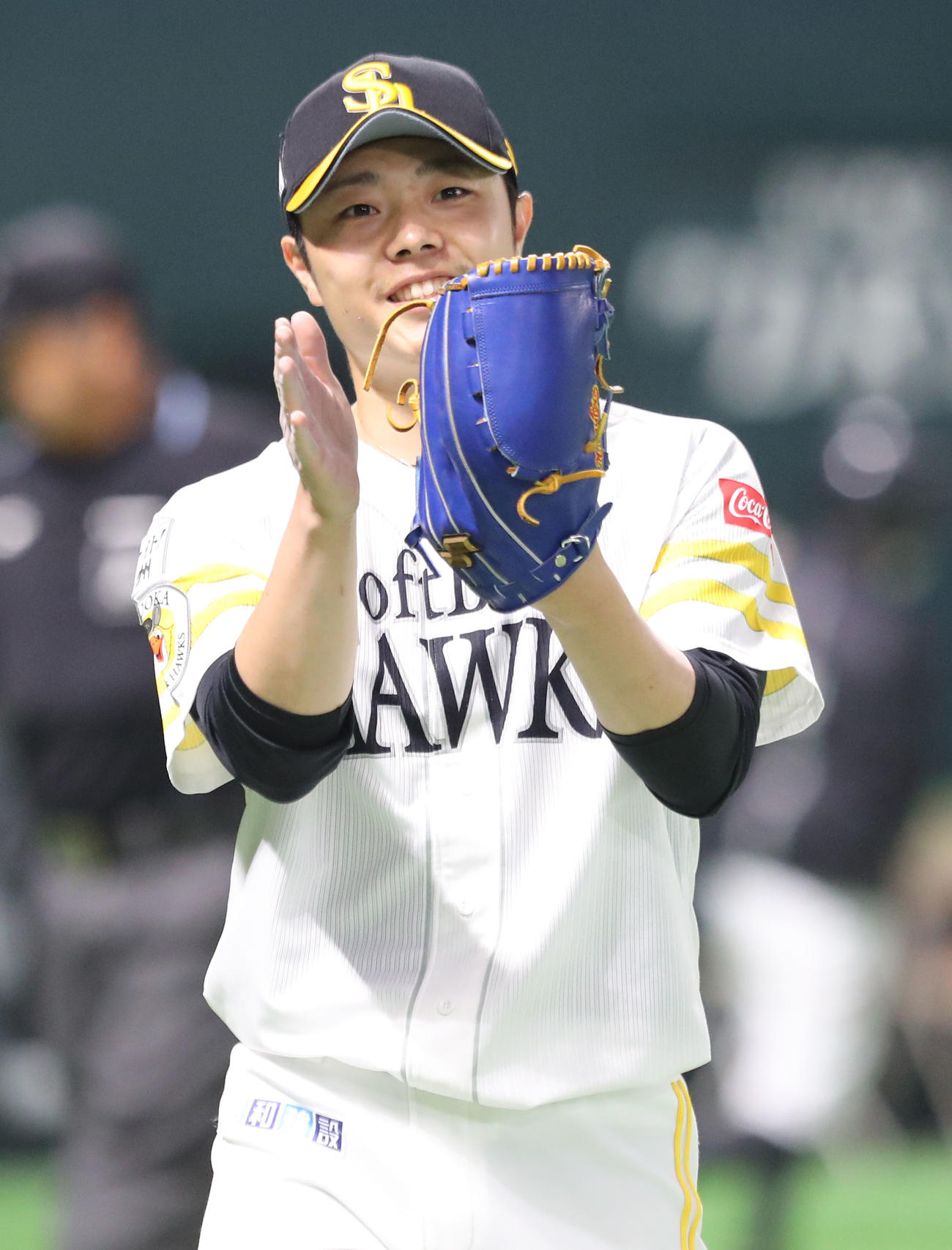 ソフトバンク対巨人　1回を投げ終えた先発の松本裕樹は笑顔（撮影・梅根麻紀）