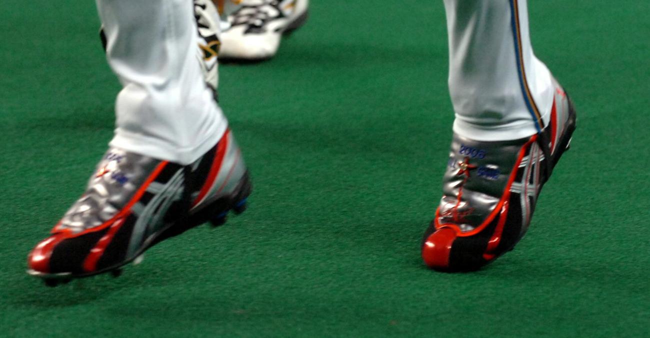 2005年球宴でダイヤモンドが入った日本ハム新庄の特注シューズ