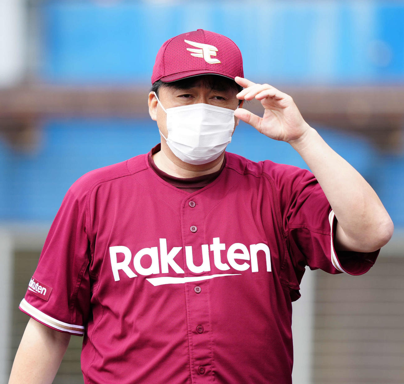 楽天石井一久GM兼監督（2022年2月26日撮影）