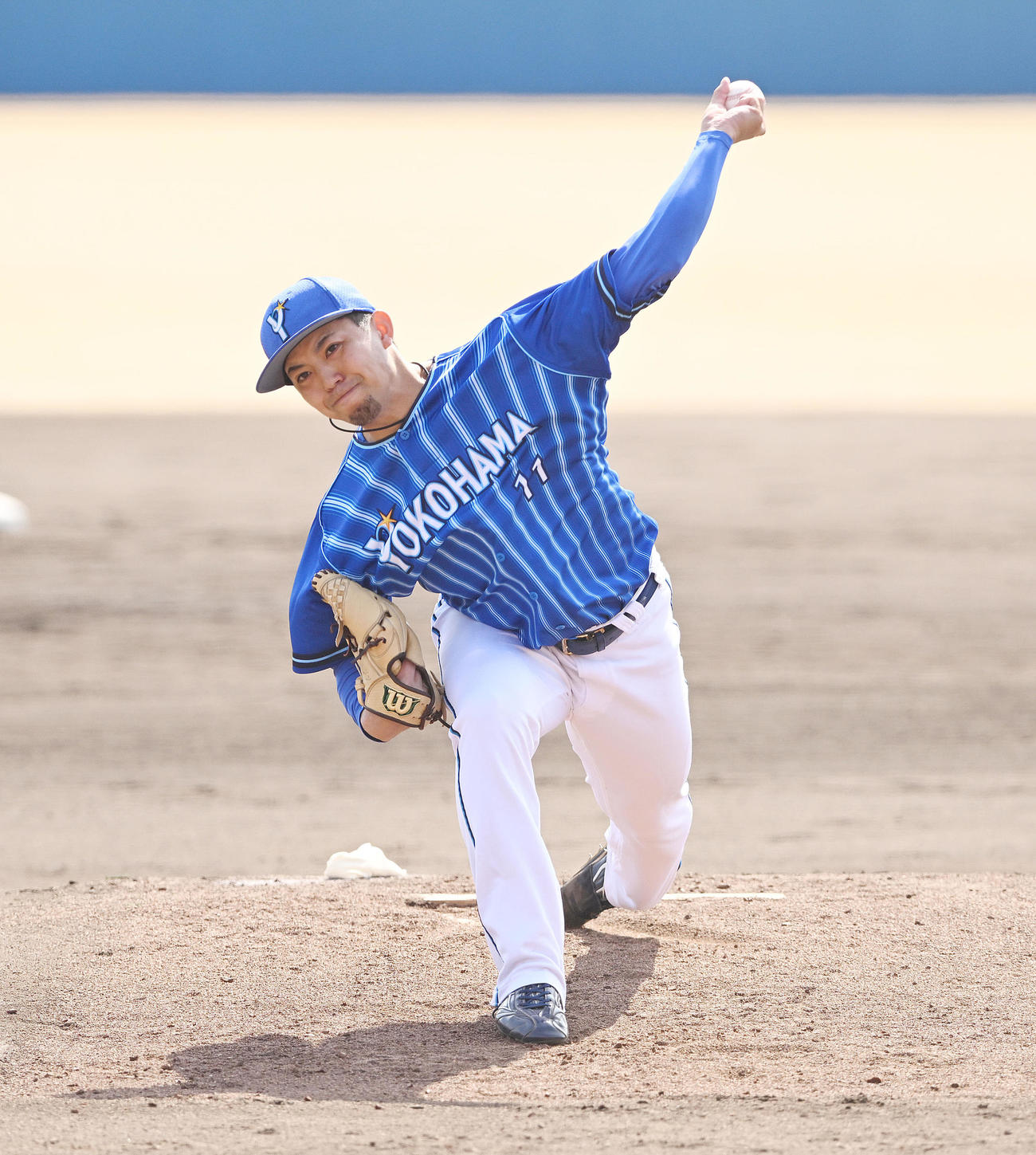 楽天対DeNA DeNA先発の東（撮影・滝沢徹郎）