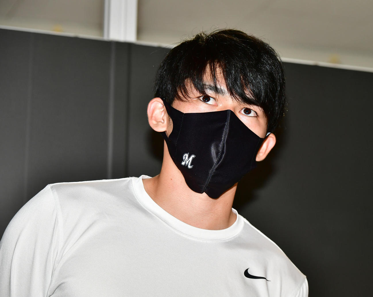 ロッテ対西武　11年前に発生した東日本大震災を振り返るロッテ佐々木朗（撮影・小沢裕）