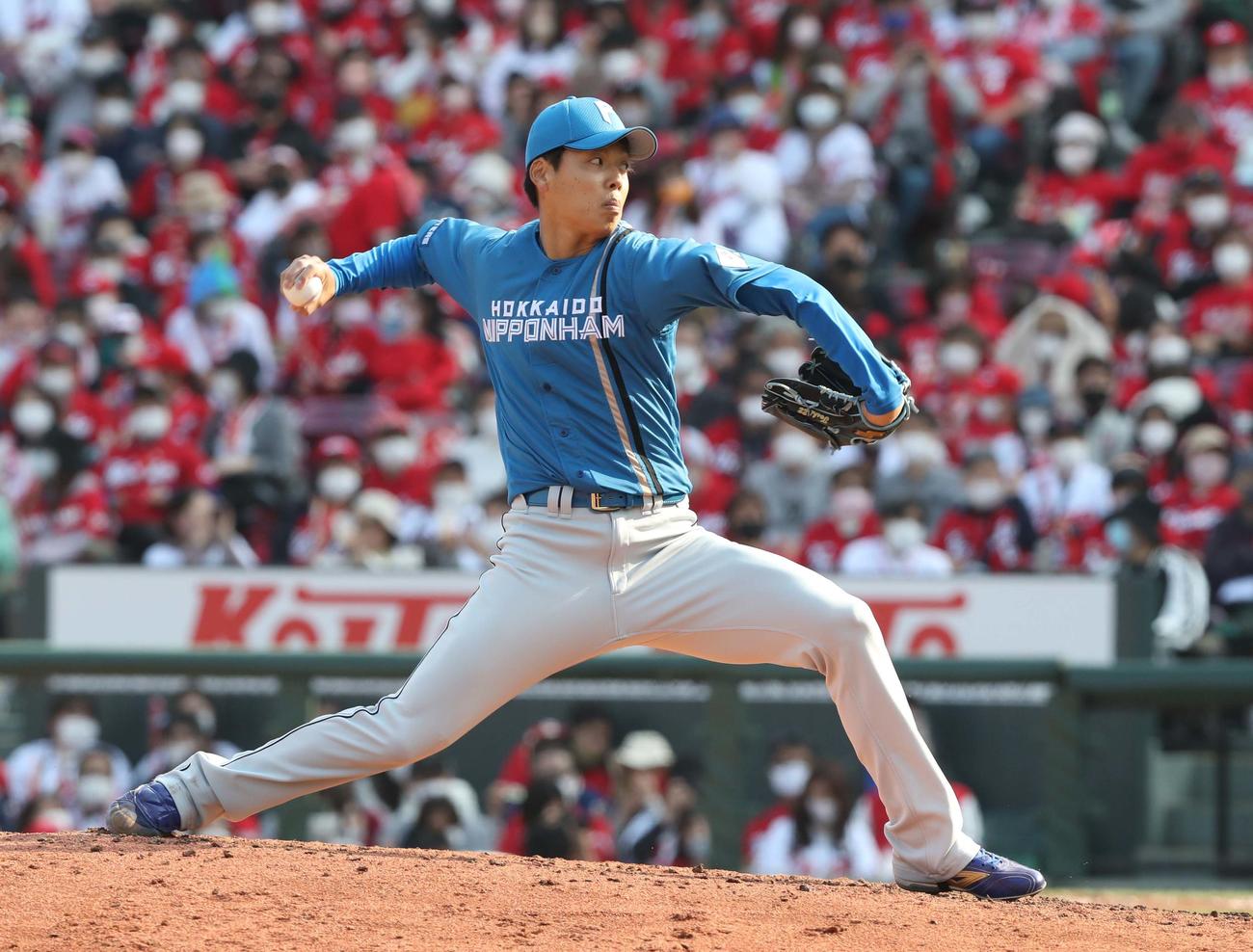 広島対日本ハム　8回に登板の杉浦（撮影・黒川智章）