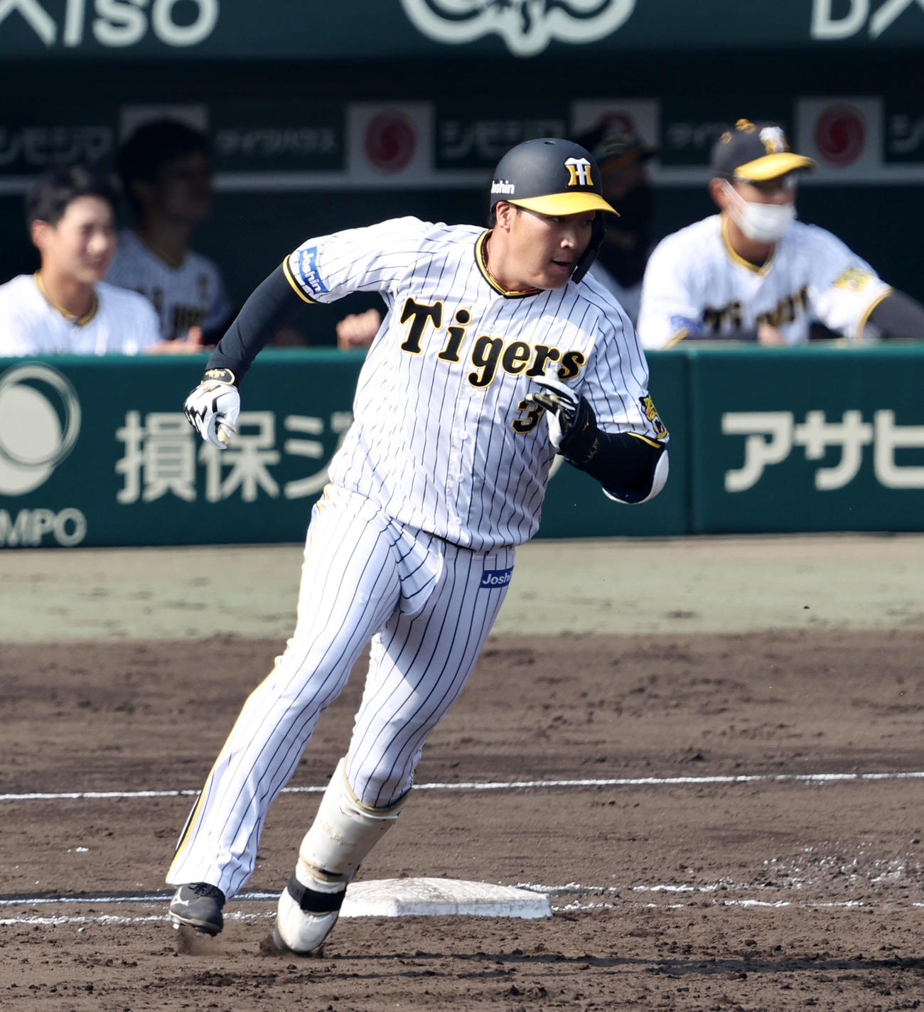 阪神対中日　5回裏阪神2死一、三塁、大山は左越え適時二塁打を放つ（撮影・加藤哉）