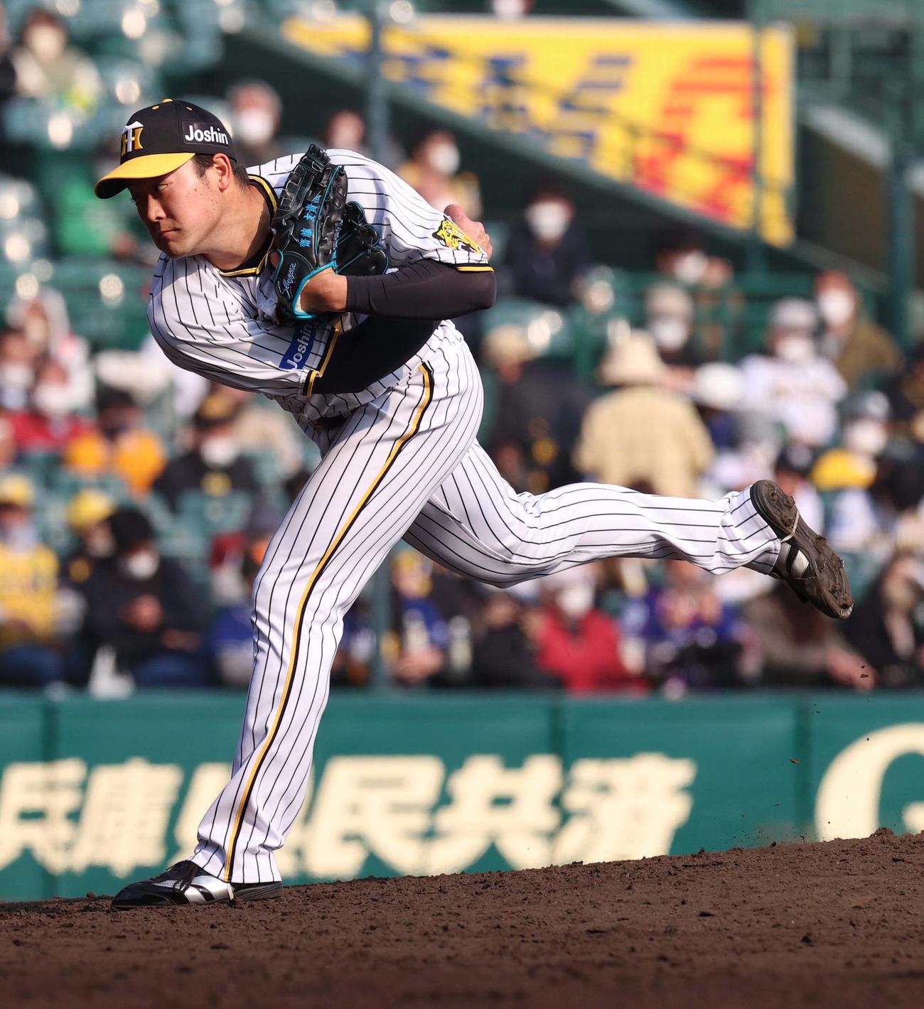 阪神対中日　阪神5番手の斎藤（撮影・上田博志）