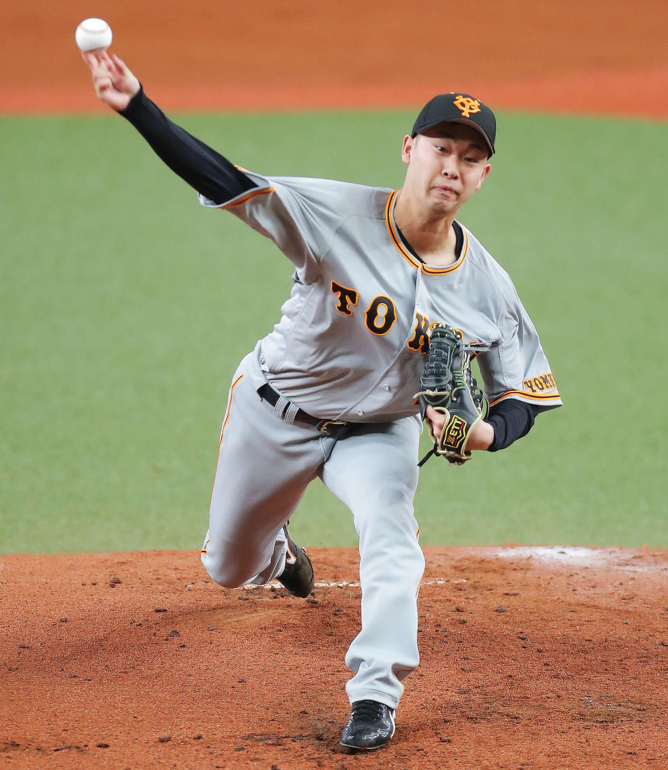 オリックス対巨人　巨人先発の山崎伊（撮影・河田真司）