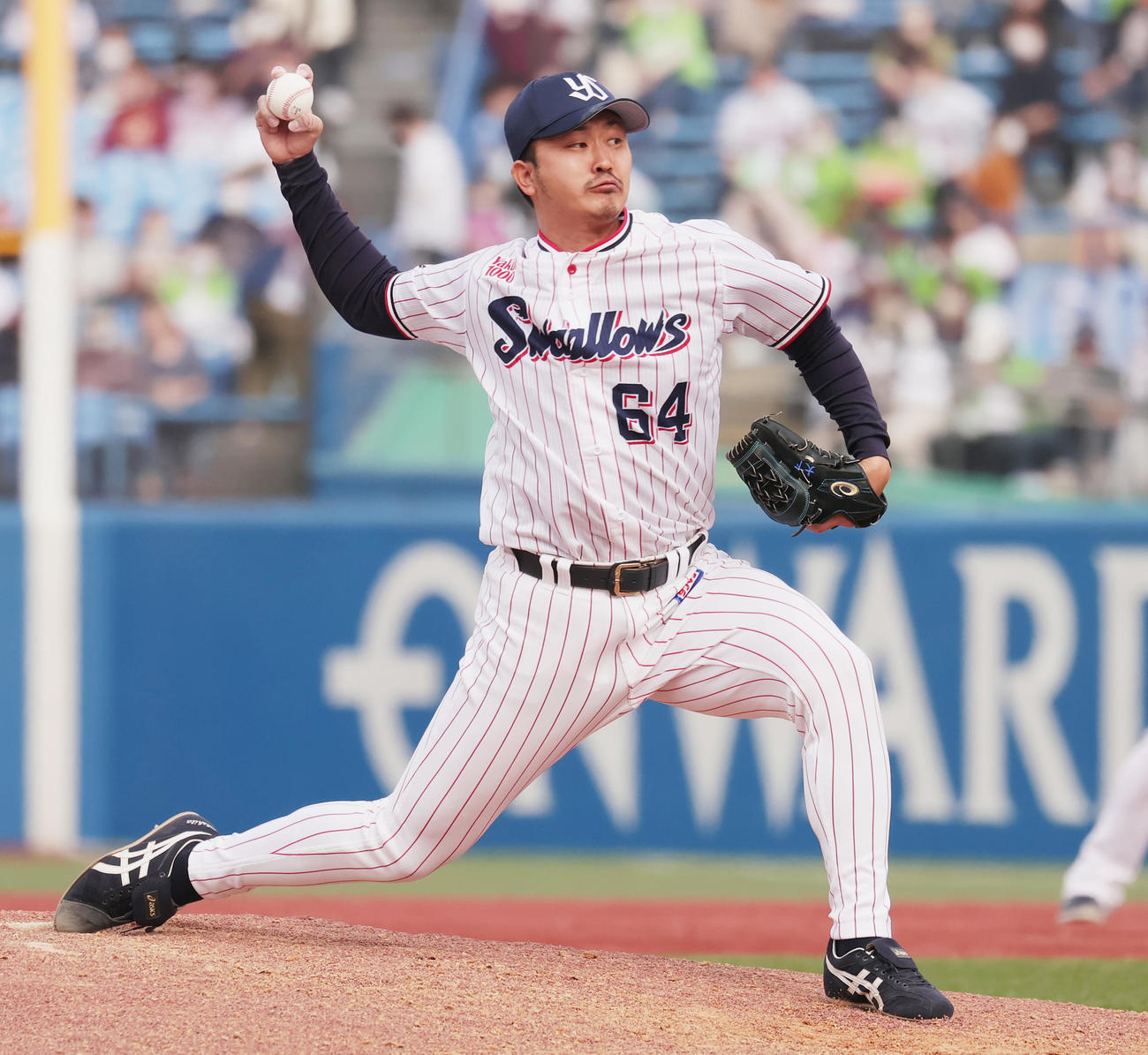 ヤクルト対ソフトバンク　力投するヤクルト3番手の大下（撮影・野上伸悟）