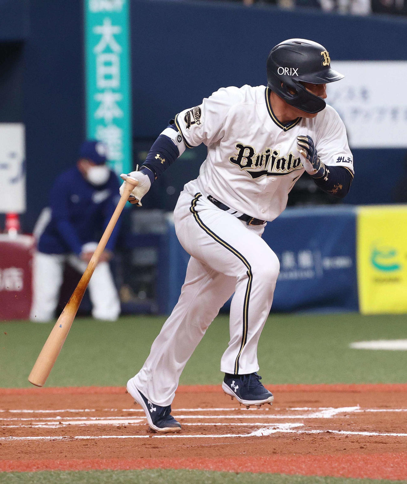 オリックス対中日　6回裏オリックス無死、吉田正は投前打で出塁する（撮影・上田博志）