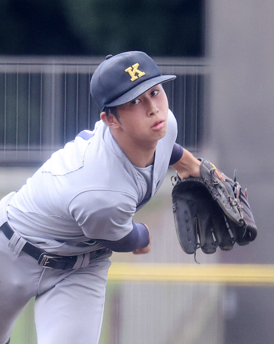 21年7月22日　慶応対桐光学園　力投する慶応・前田（撮影・鈴木正人）