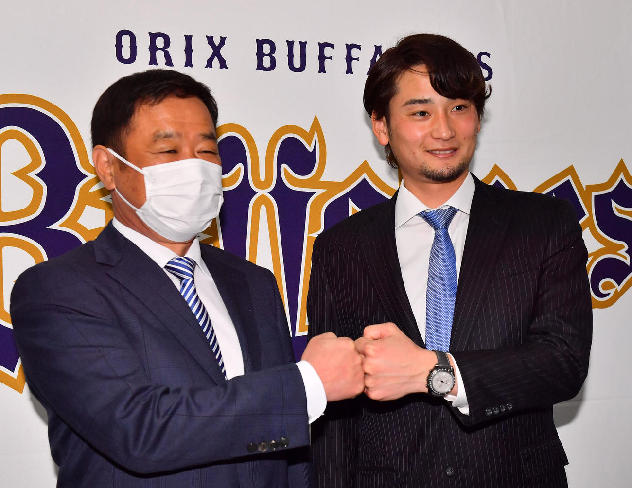 福良淳一GM（左）と中村勝（2021年3月1日撮影）