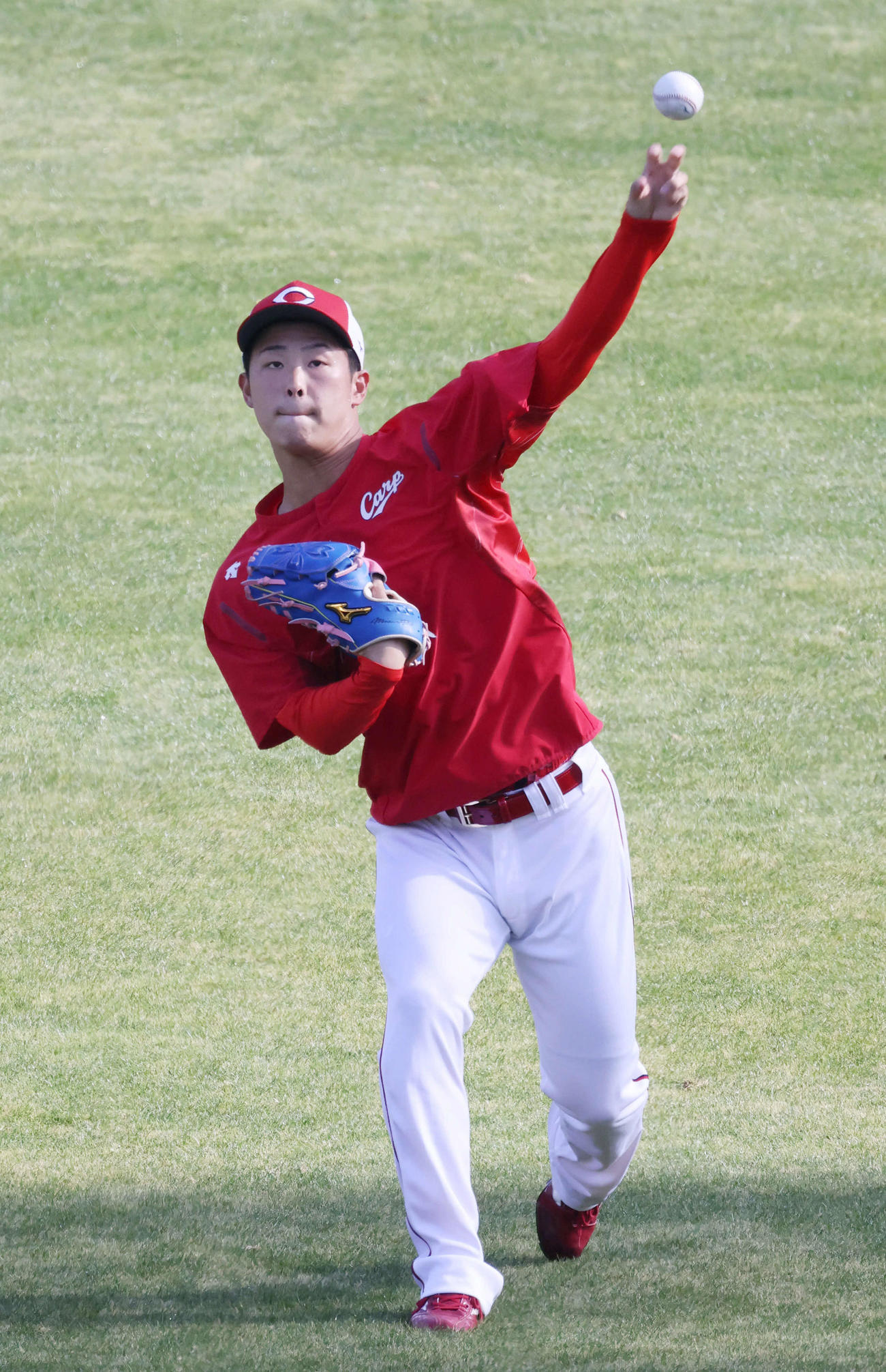広島投手指名練習　キャッチボールをする玉村（撮影・加藤孝規）