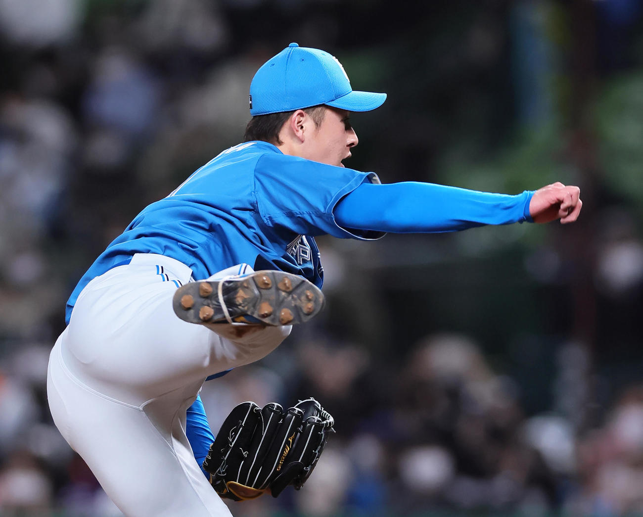 西武対日本ハム　7回から登板した日本ハム吉田（撮影・足立雅史）