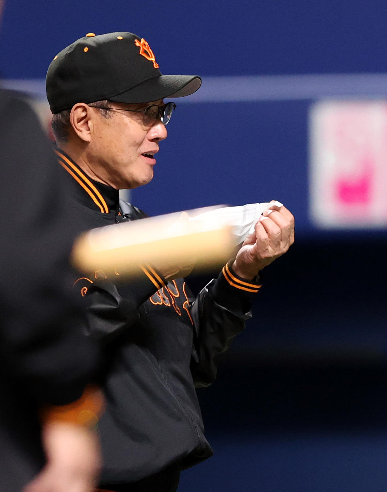 中日対巨人　試合前、笑顔を見せる巨人原監督（撮影・狩俣裕三）