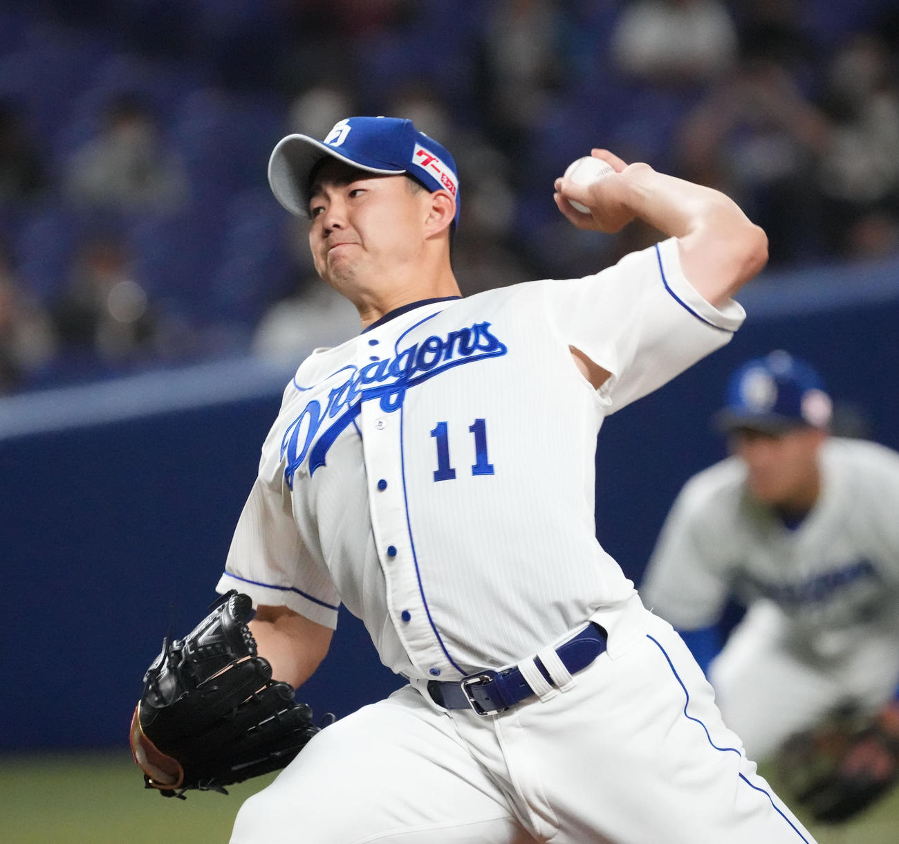 オープン戦中日対巨人　1回表、登板する中日先発の小笠原（撮影・森本幸一）