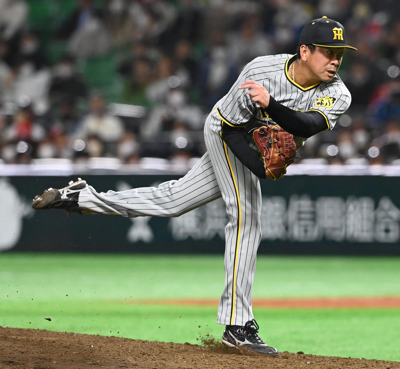 ソフトバンク対阪神　8回に登板した阪神渡辺（撮影・前岡正明）