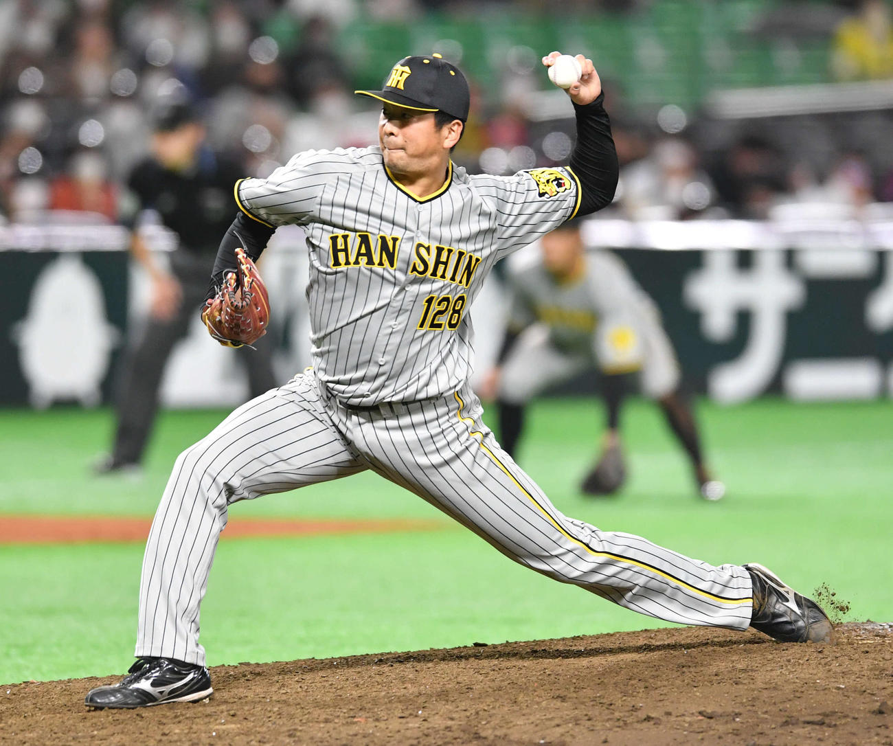 ソフトバンク対阪神　8回裏より登板した、阪神4番手の渡辺（撮影・岩下翔太）