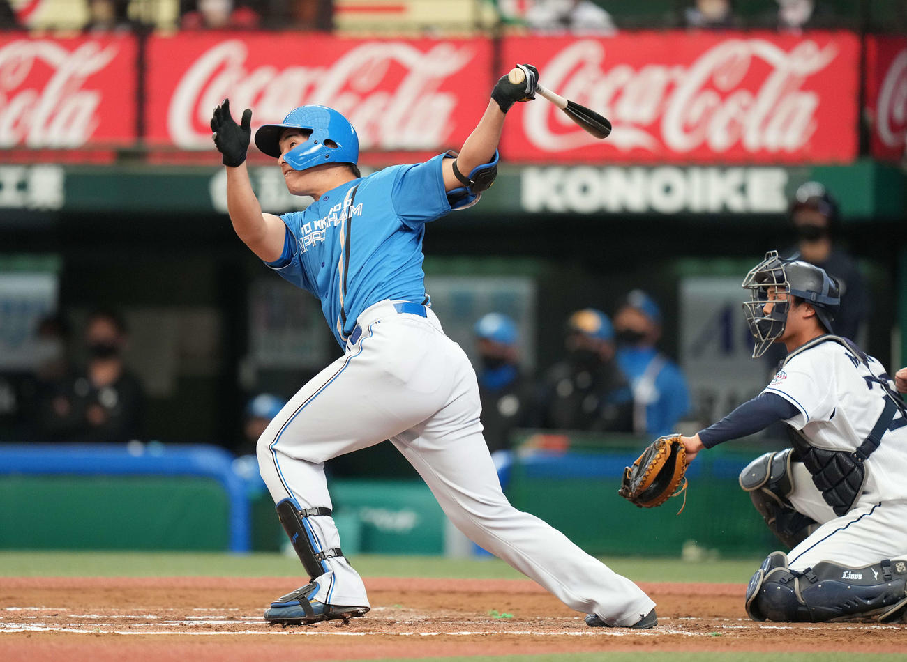西武対日本ハム　7回表日本ハム無死二、三塁、左2点適時二塁打を放つ速水（撮影・鈴木みどり）