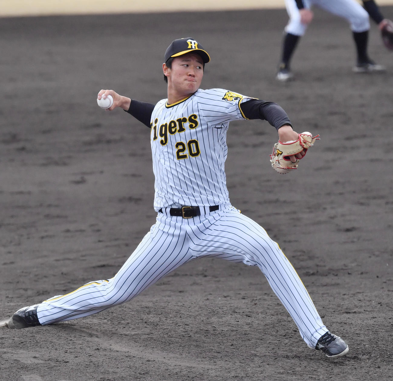 阪神対大商大　8回から登板し2イニングを無失点に抑える阪神森木（撮影・和賀正仁）