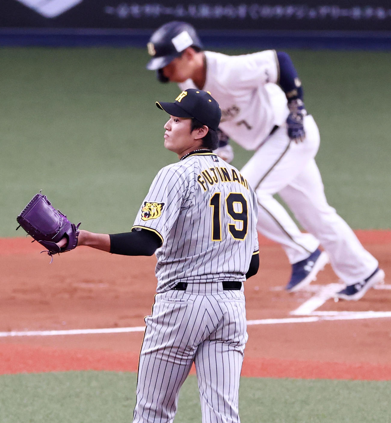 オリックス対阪神　1回裏オリックス2死、藤浪は吉田正を右飛に仕留める（撮影・加藤哉）