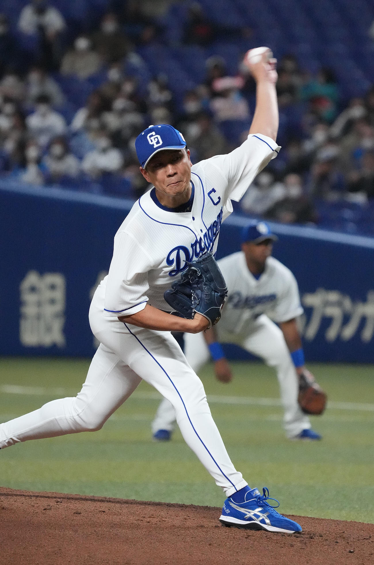 中日対楽天　力投する中日先発の大野雄（撮影・森本幸一）