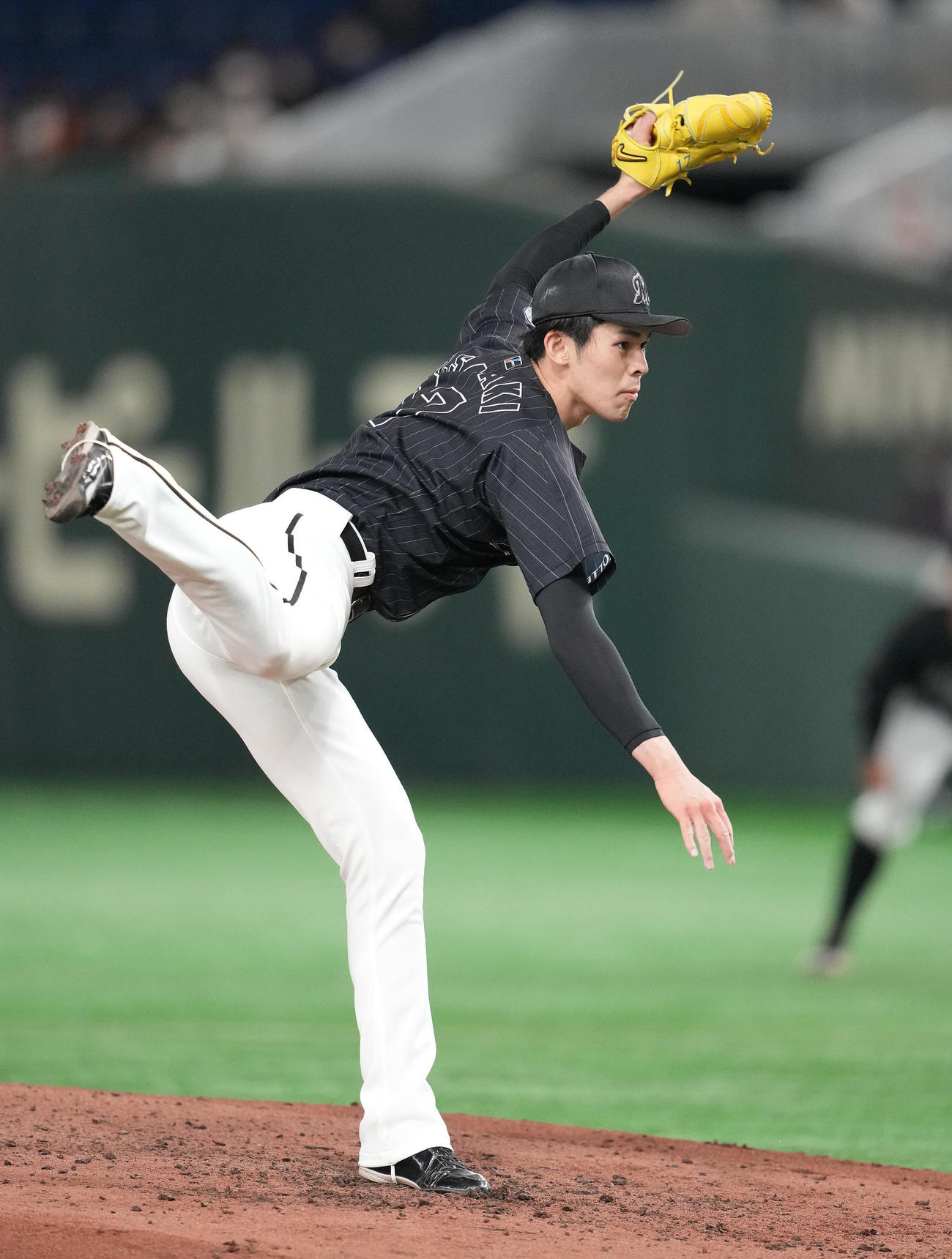 巨人対ロッテ　先発し力投するロッテ佐々木朗（撮影・鈴木みどり）