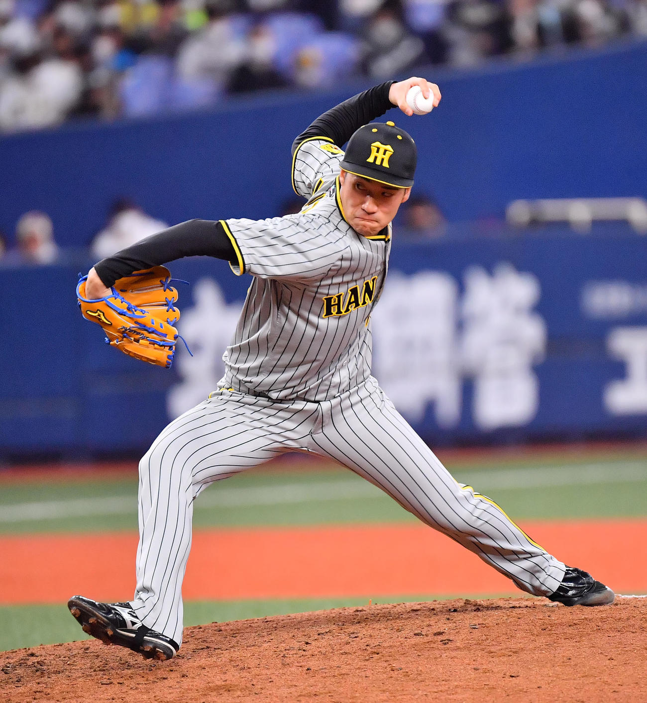 オリックス対阪神　6回裏、阪神2番手で登板する岩田（撮影・和賀正仁）