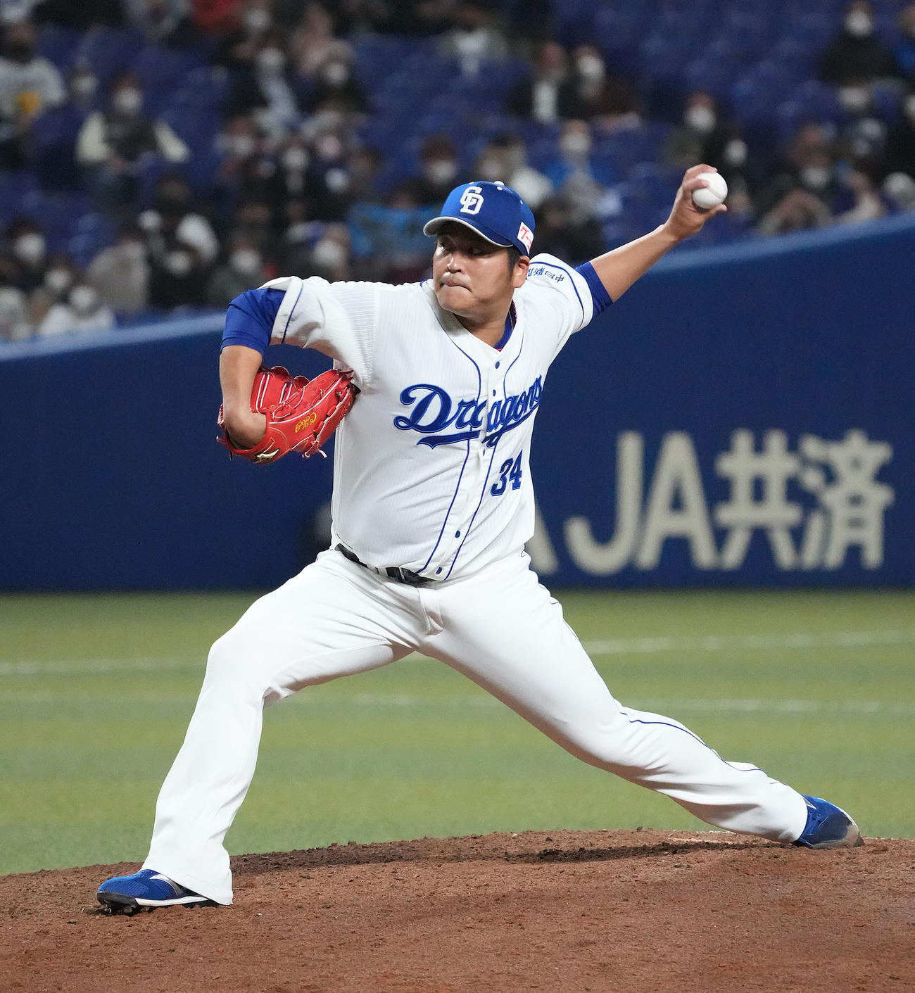オープン戦中日対楽天　7回表、中日5番手で登板する福（撮影・森本幸一）