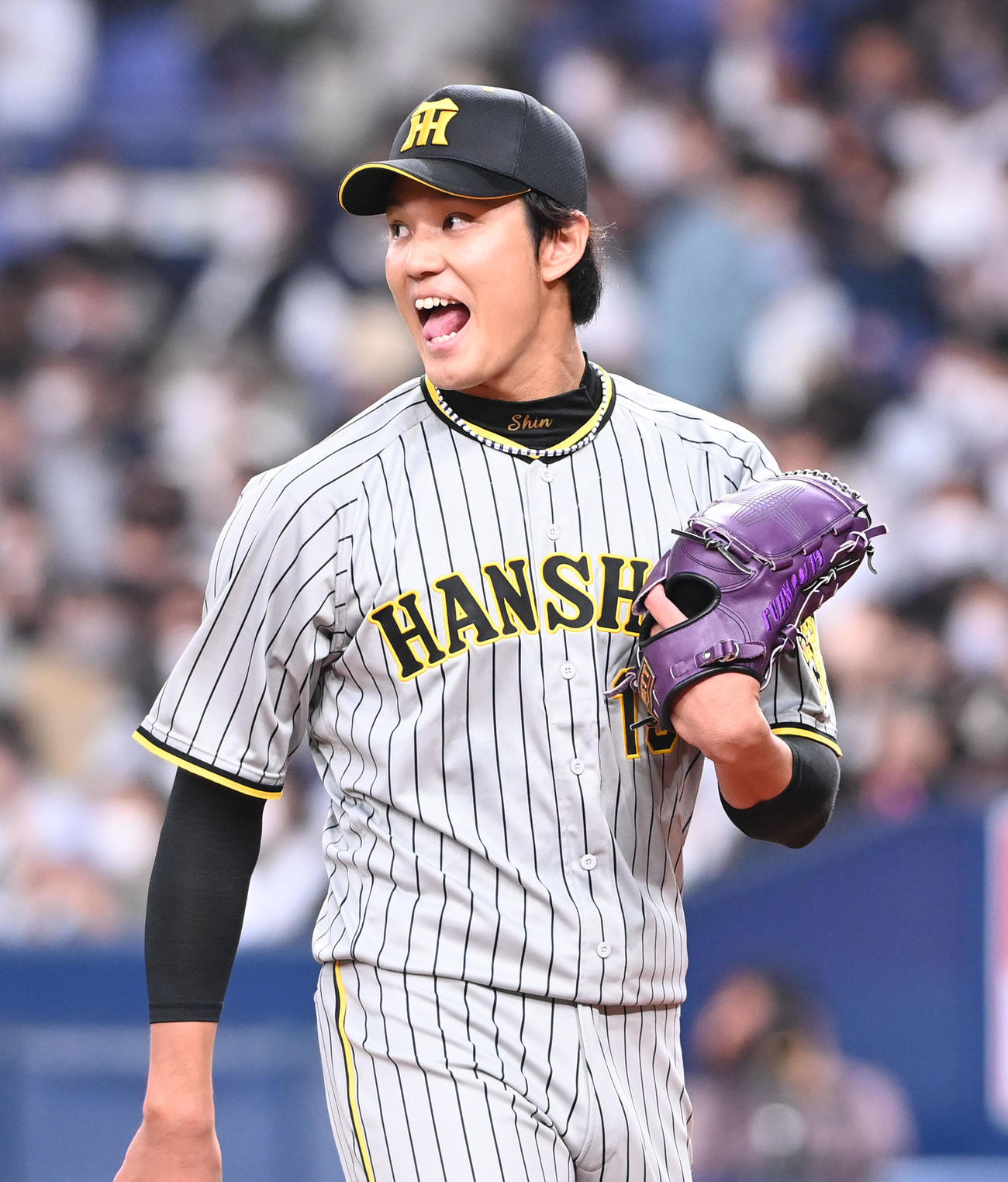 オリックス対阪神　2回、ベンチに戻る阪神藤浪（撮影・前岡正明）