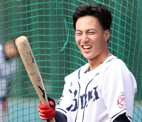 西武長谷川信哉（2022年2月9日撮影）