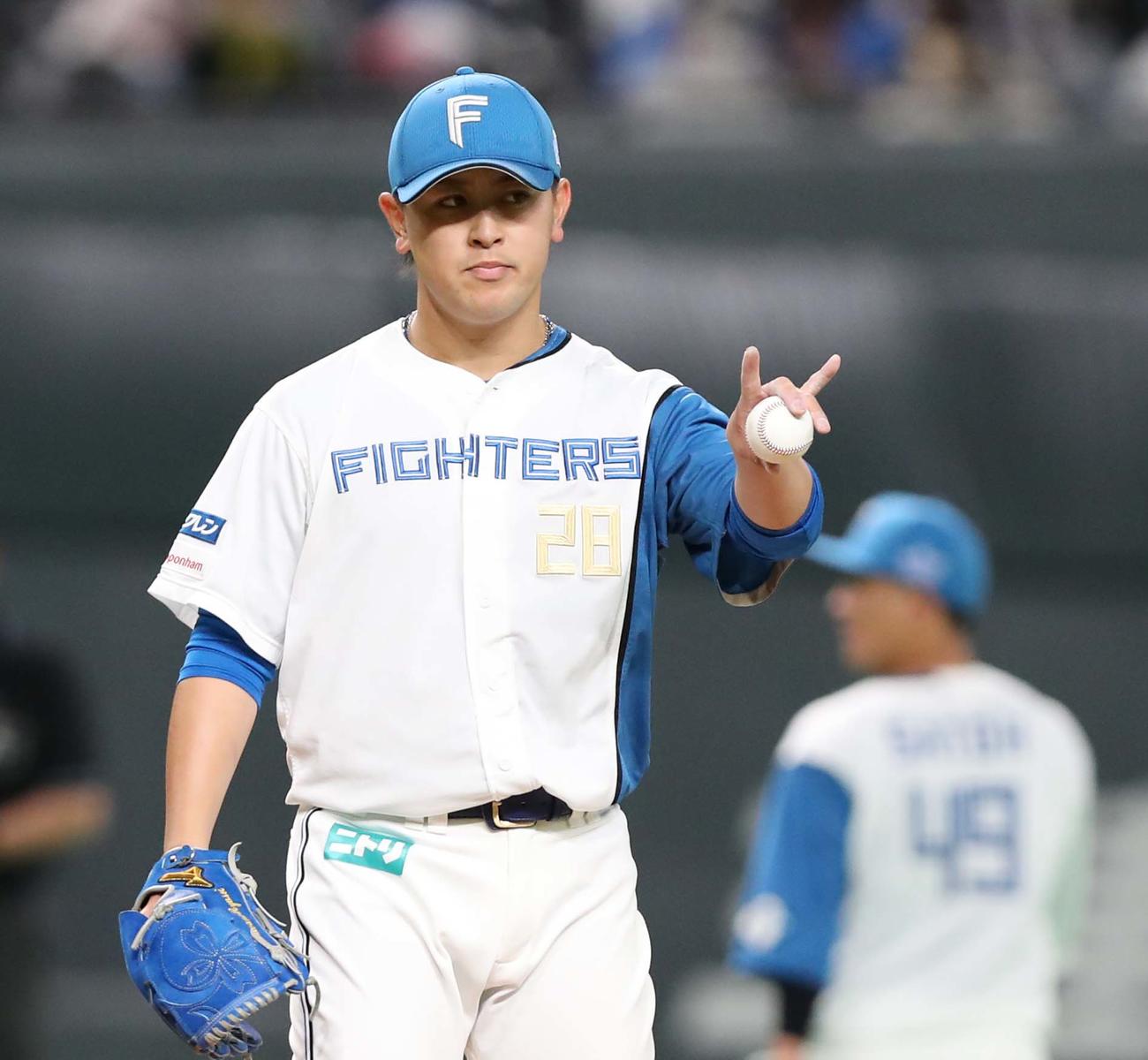 日本ハム対DeNA 5回表、打者を3人で抑える河野（撮影・黒川智章）