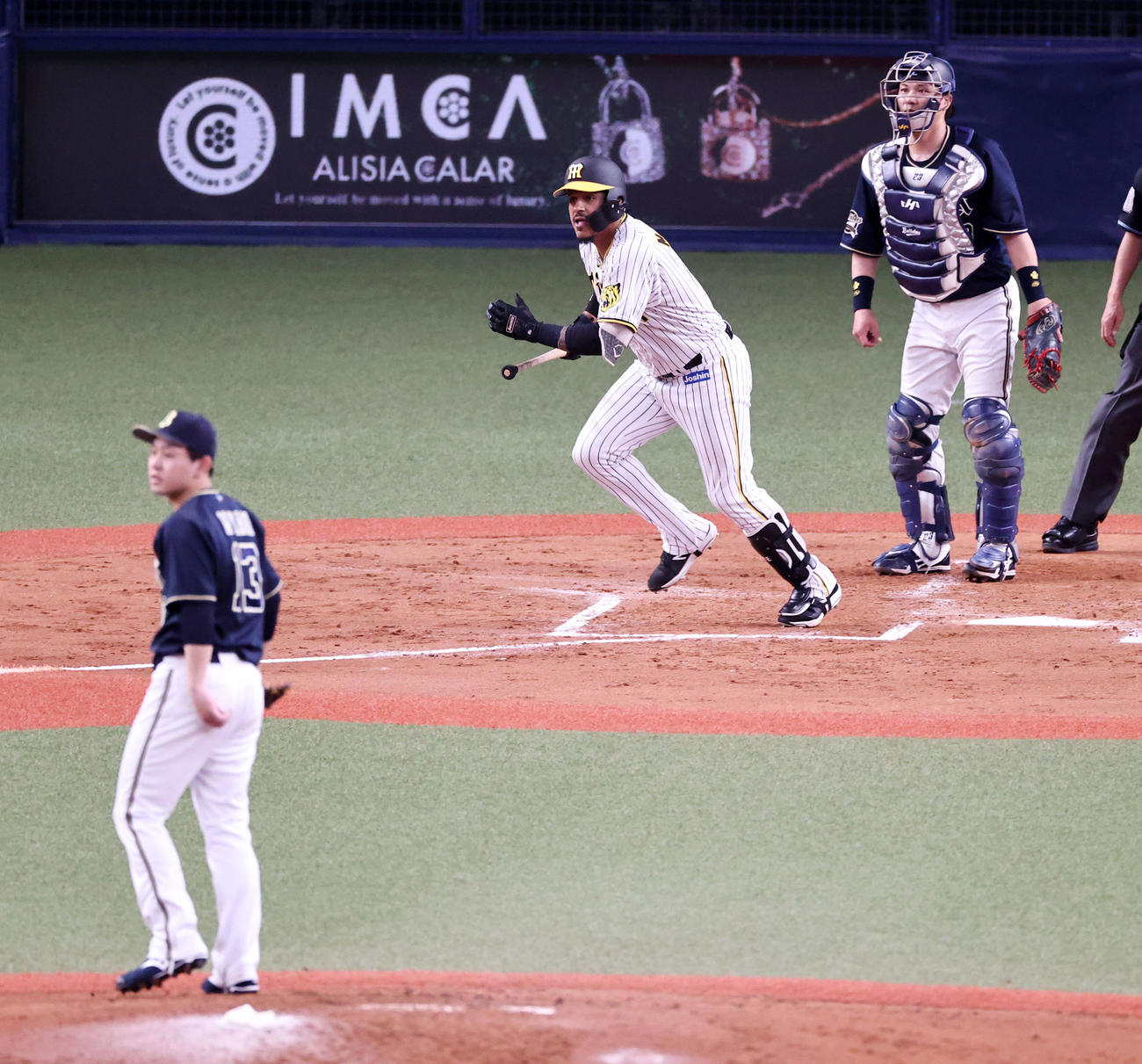 阪神対オリックス　3回裏阪神2死一、三塁、マルテは右線に適時打を放つ。投手は宮城（撮影・加藤哉）