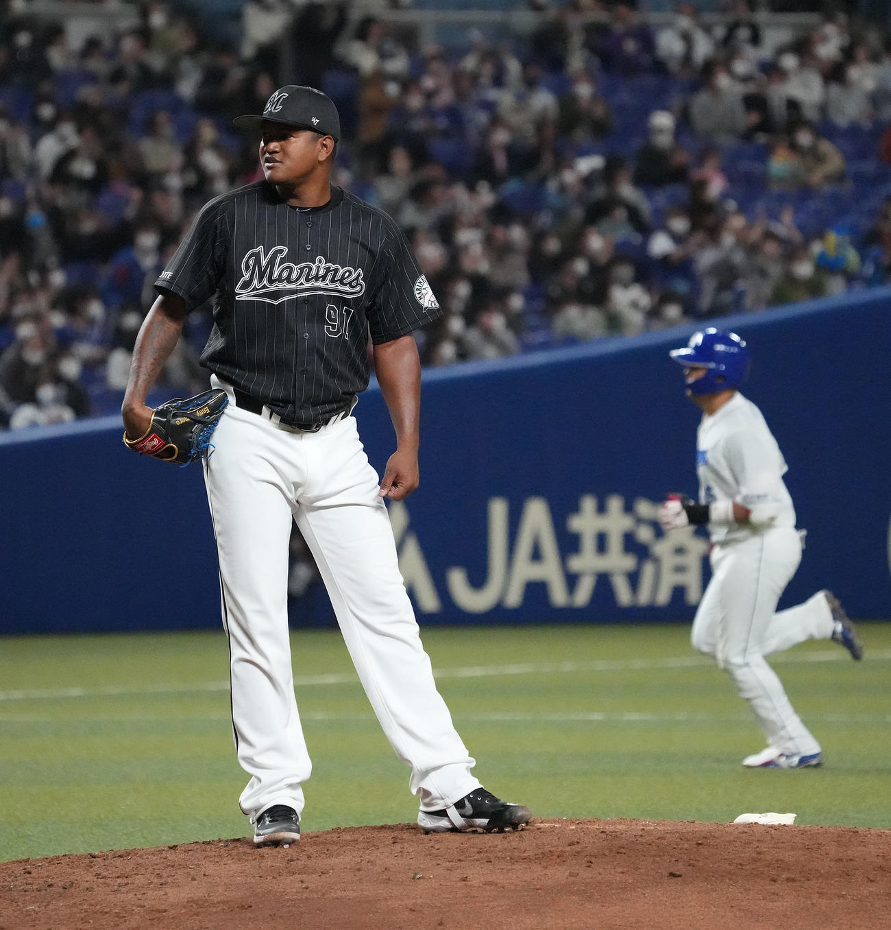 オープン戦中日対ロッテ　3回裏中日2死一、二塁、木下に左越え3点本塁打を打たれたロメロ（撮影・森本幸一）