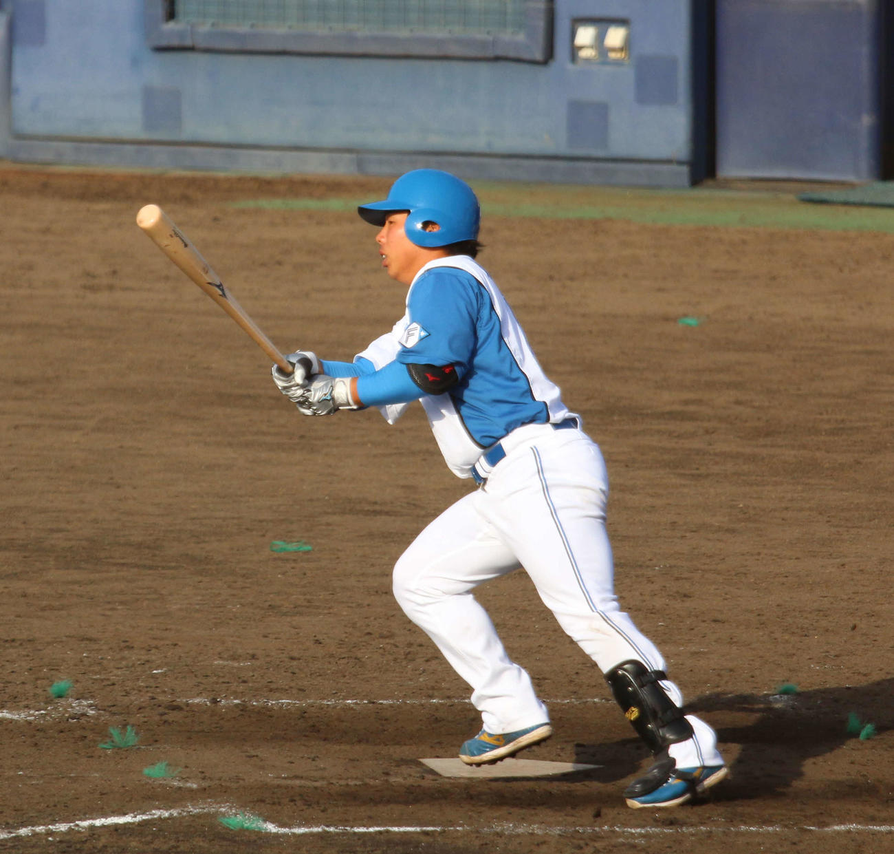 日本ハム対DeNA 9回裏日本ハム1死二、三塁、中越えに逆転サヨナラ2点適時二塁打を放った日本ハム樋口（撮影・木下大輔）
