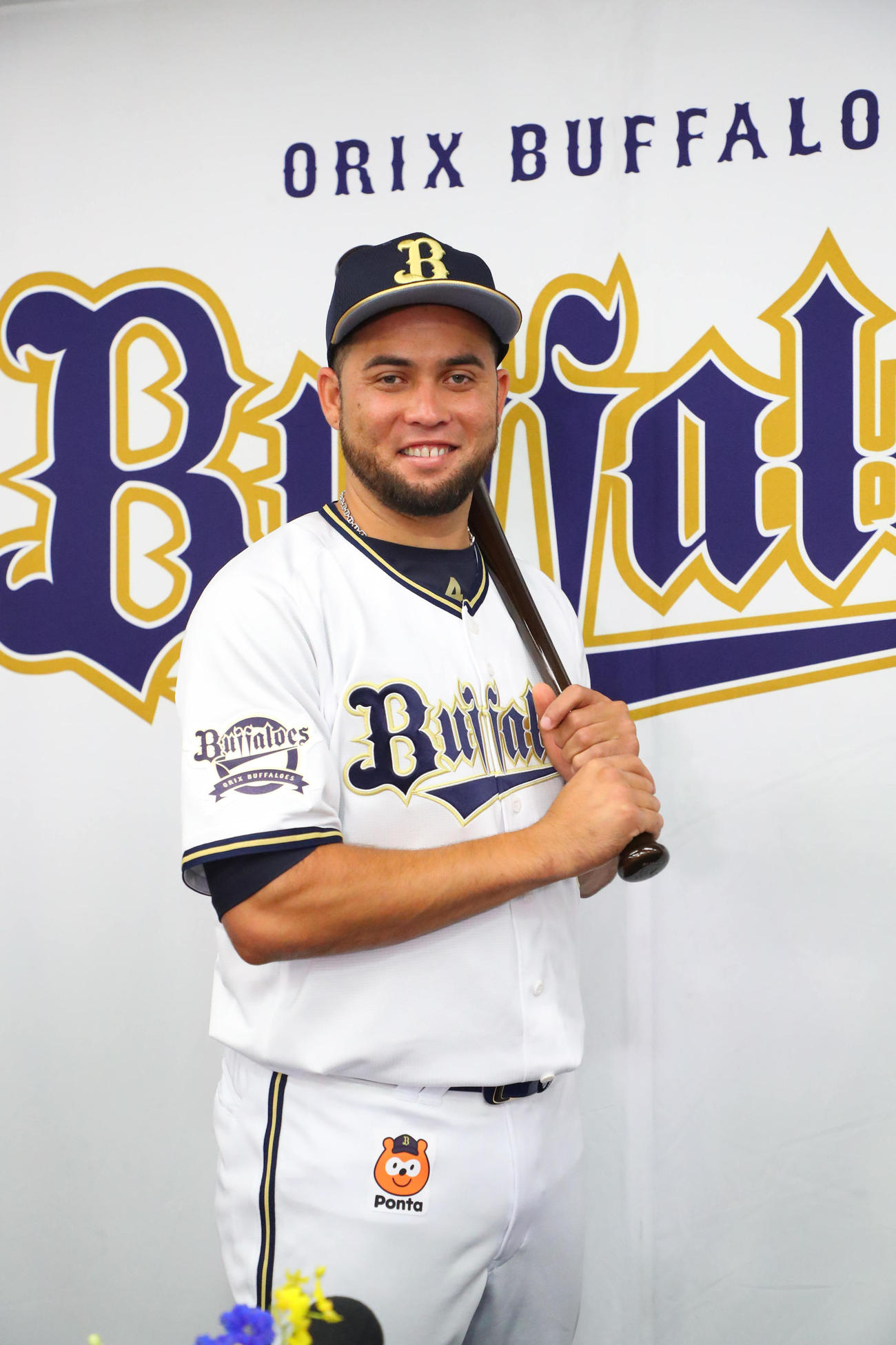 オリックスへの入団会見を行ったバレラ（撮影・宮崎幸一）
