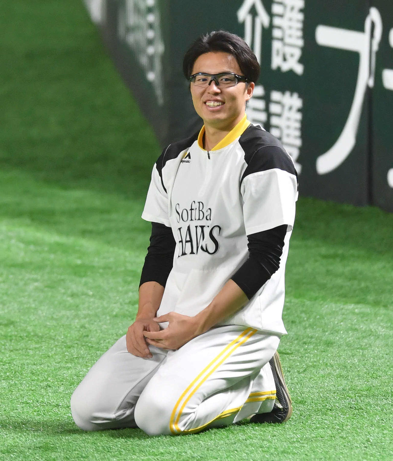 練習で笑顔を見せる田中正（22年3月21日撮影）