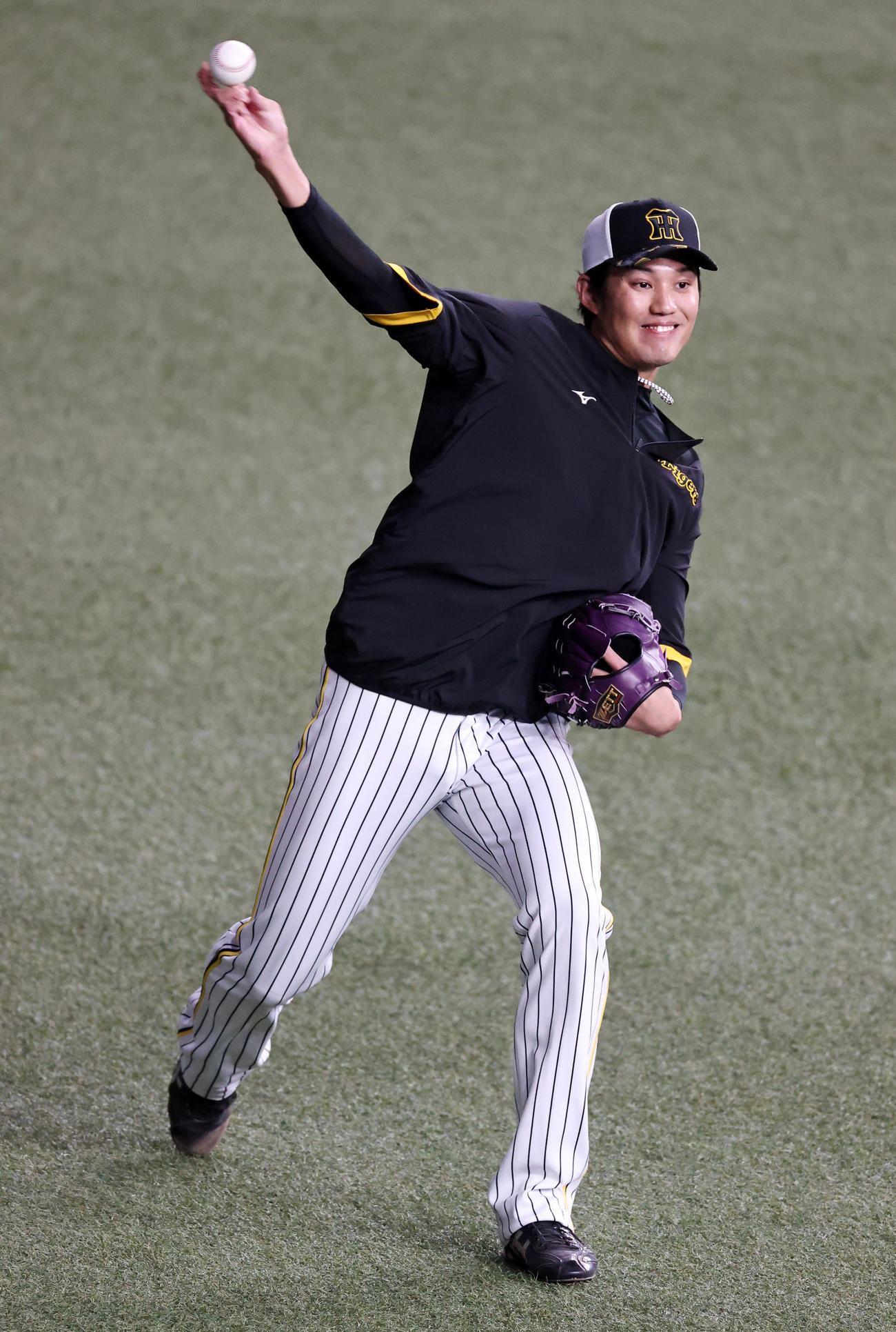キャッチボールする藤浪（撮影・加藤哉）