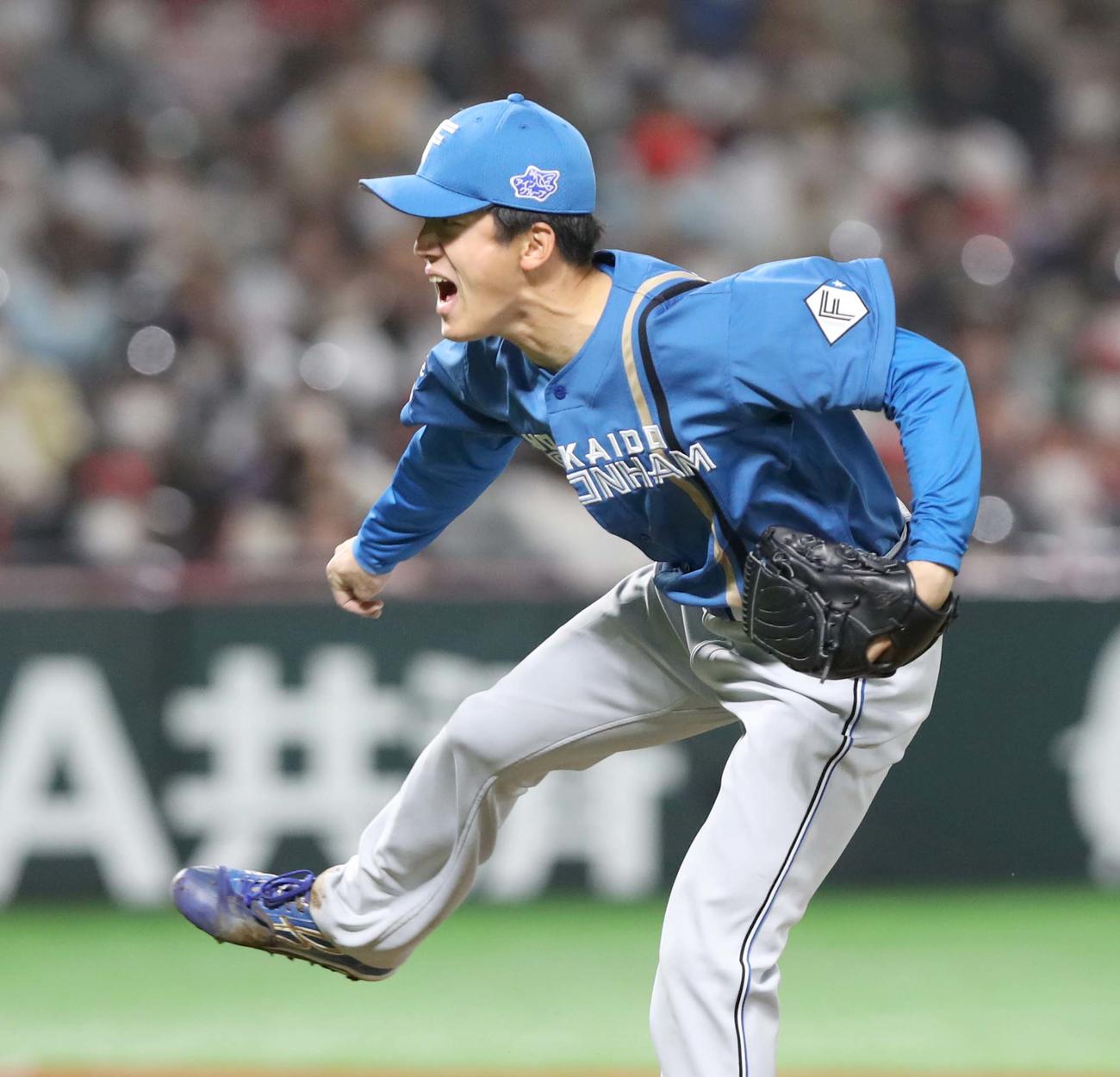 ソフトバンク対日本ハム　叫びながら投球する北山（撮影・黒川智章）