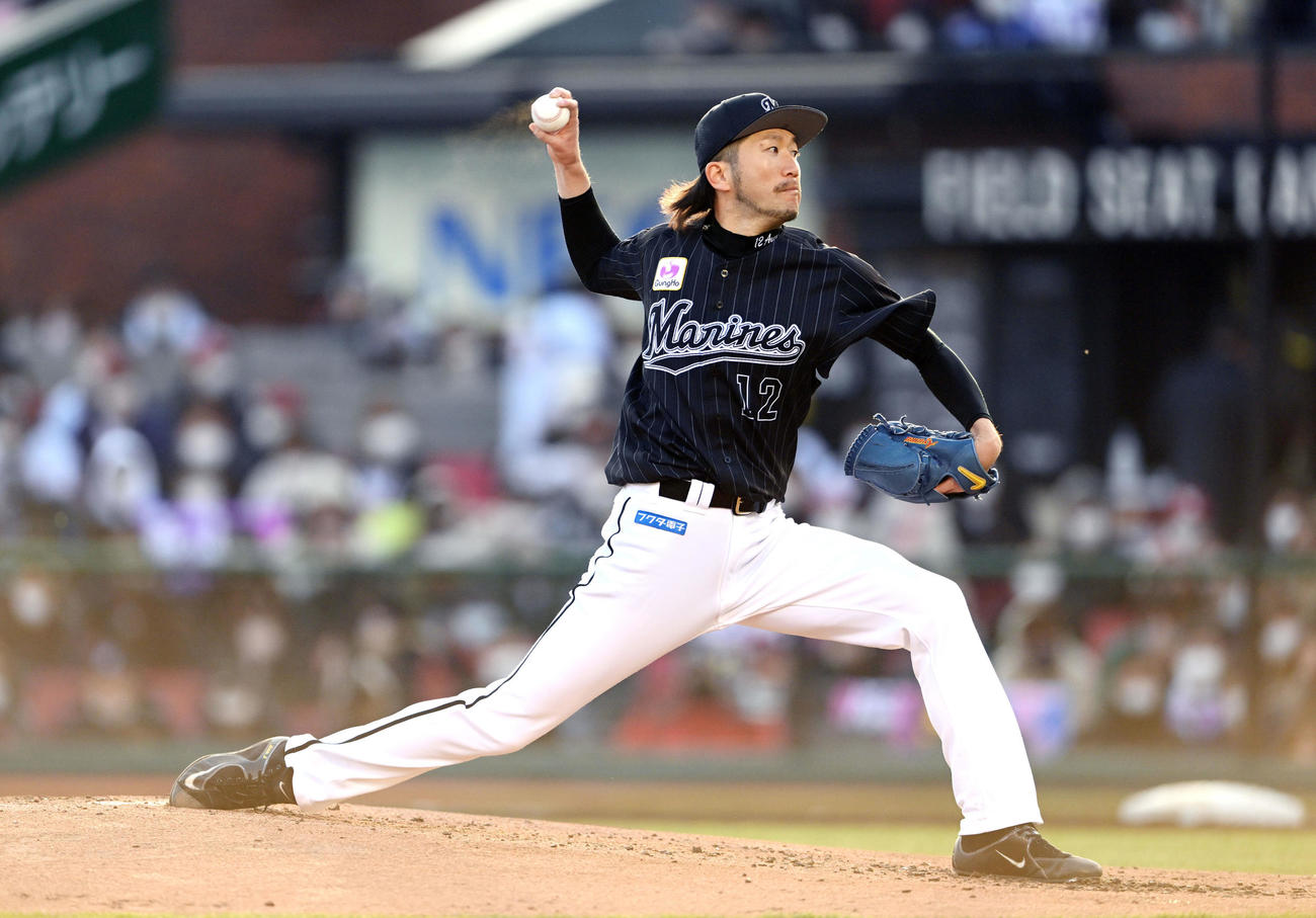 楽天対ロッテ　ロッテ先発の石川（撮影・滝沢徹郎）