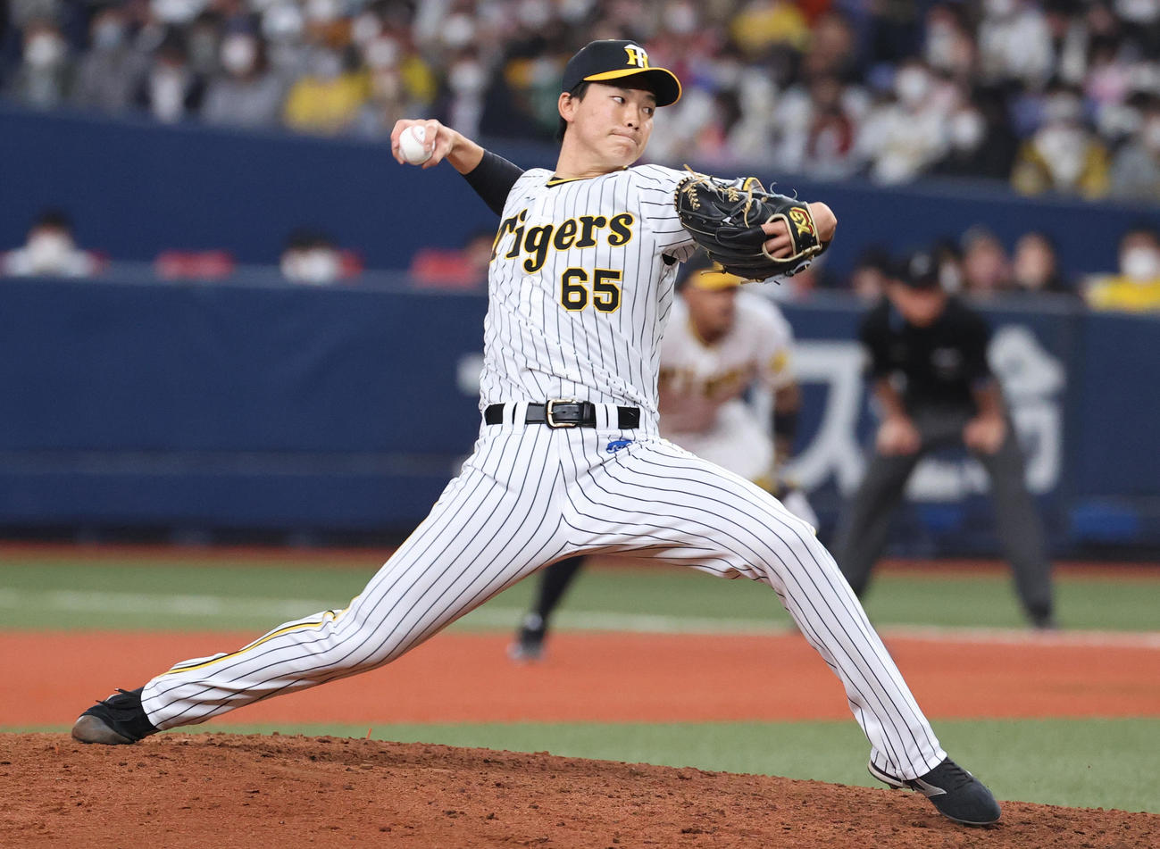 阪神対ヤクルト　8回、阪神4番手で登板の湯浅（撮影・上山淳一）