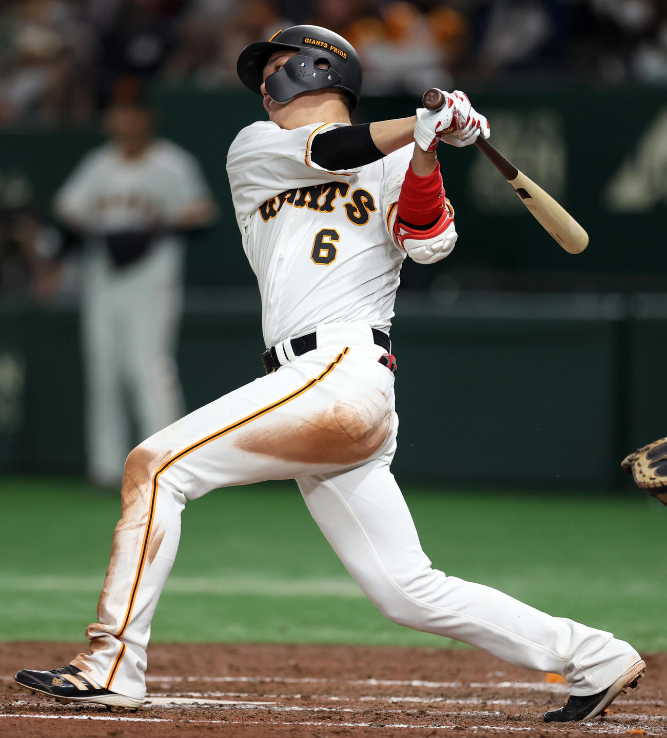 巨人対中日　4回裏巨人2死、左前打を放つ巨人坂本（撮影・狩俣裕三）