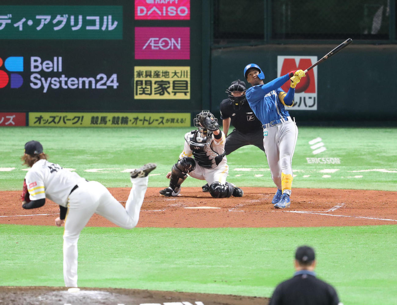 日本ハム対ソフトバンク　5回表日本ハム1死三塁、万波中正は左越えに同点となる2点本塁打を放つ（撮影・梅根麻紀）