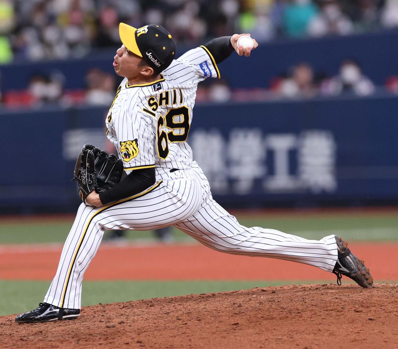 阪神対ヤクルト　阪神4番手の石井大智（撮影・上田博志）